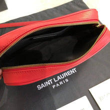 Load image into Gallery viewer, Lou Camera Bag
