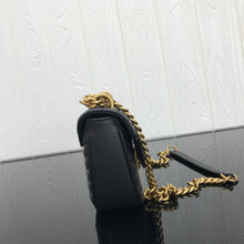 Load image into Gallery viewer, New Wave Chain Bag MM
