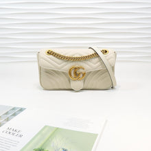 Load image into Gallery viewer, GG Marmont matelassé shoulder bag 26cm
