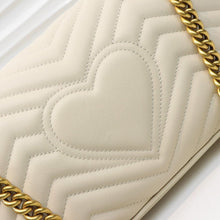 Load image into Gallery viewer, GG Marmont matelassé shoulder bag 26cm
