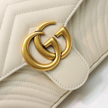 Load image into Gallery viewer, GG Marmont matelassé shoulder bag 26cm
