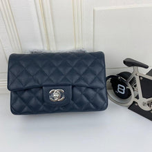 Load image into Gallery viewer, CC Flap Bag X Caviar Small 20cm

