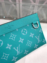 Load image into Gallery viewer, Discovery Pochette
