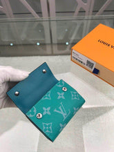 Load image into Gallery viewer, DISCOVERY COMPACT WALLET
